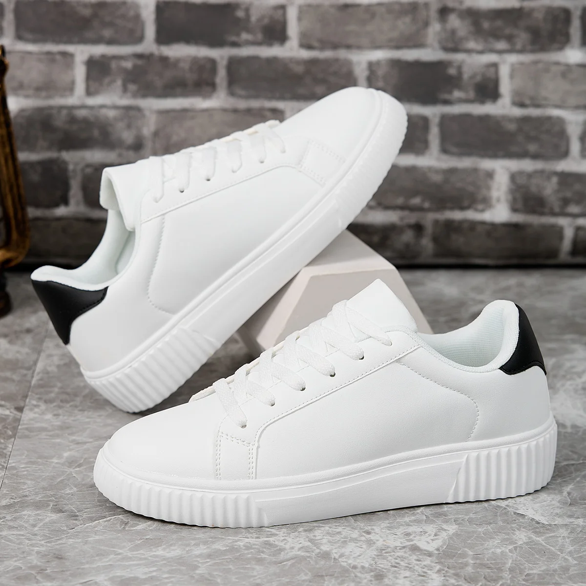 2024 New Men’s Sneakers White Casual Shoes Fashion Couple Women Platform Flats All Matching Walking Sneakers for Men Board Shoes