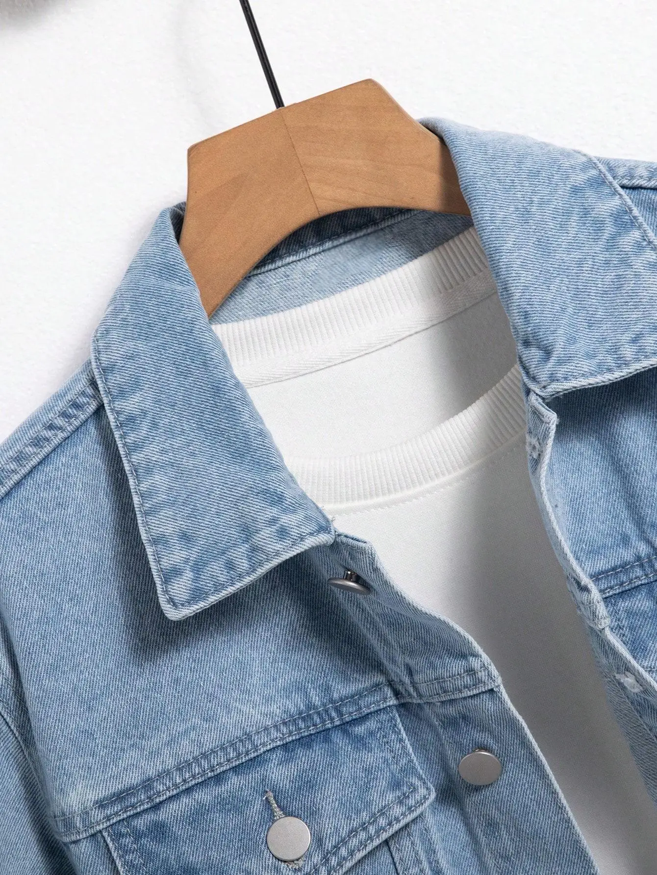 Men’s denim jacket for spring and autumn. Blue denim coat. Daily casual wear. Fashion trend.