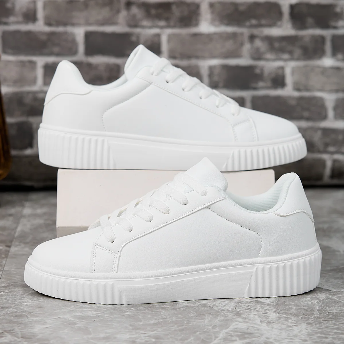 2024 New Men’s Sneakers White Casual Shoes Fashion Couple Women Platform Flats All Matching Walking Sneakers for Men Board Shoes