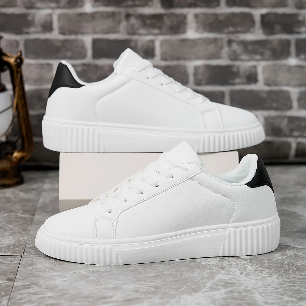 2024 New Men’s Sneakers White Casual Shoes Fashion Couple Women Platform Flats All Matching Walking Sneakers for Men Board Shoes