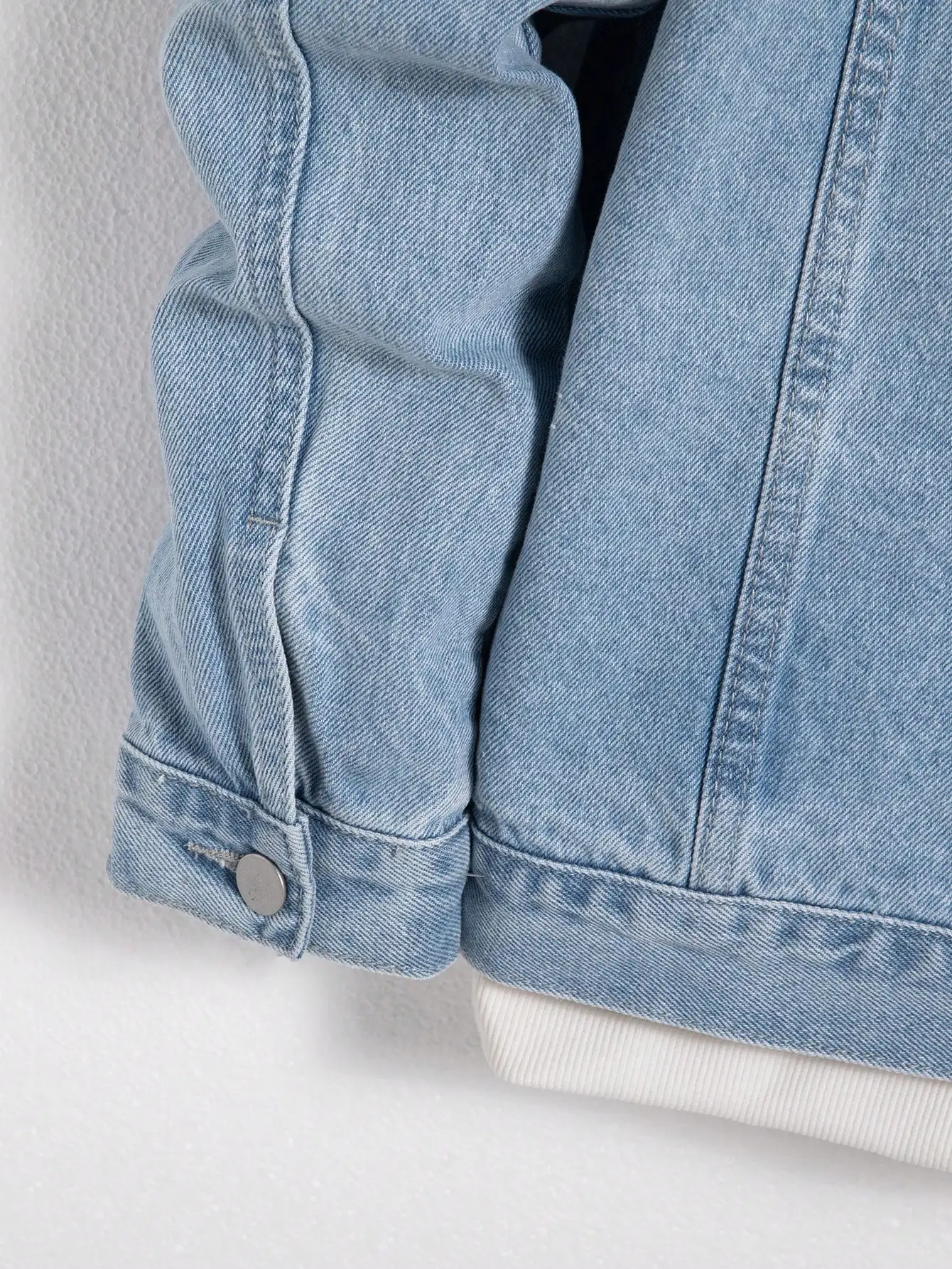Men’s denim jacket for spring and autumn. Blue denim coat. Daily casual wear. Fashion trend.
