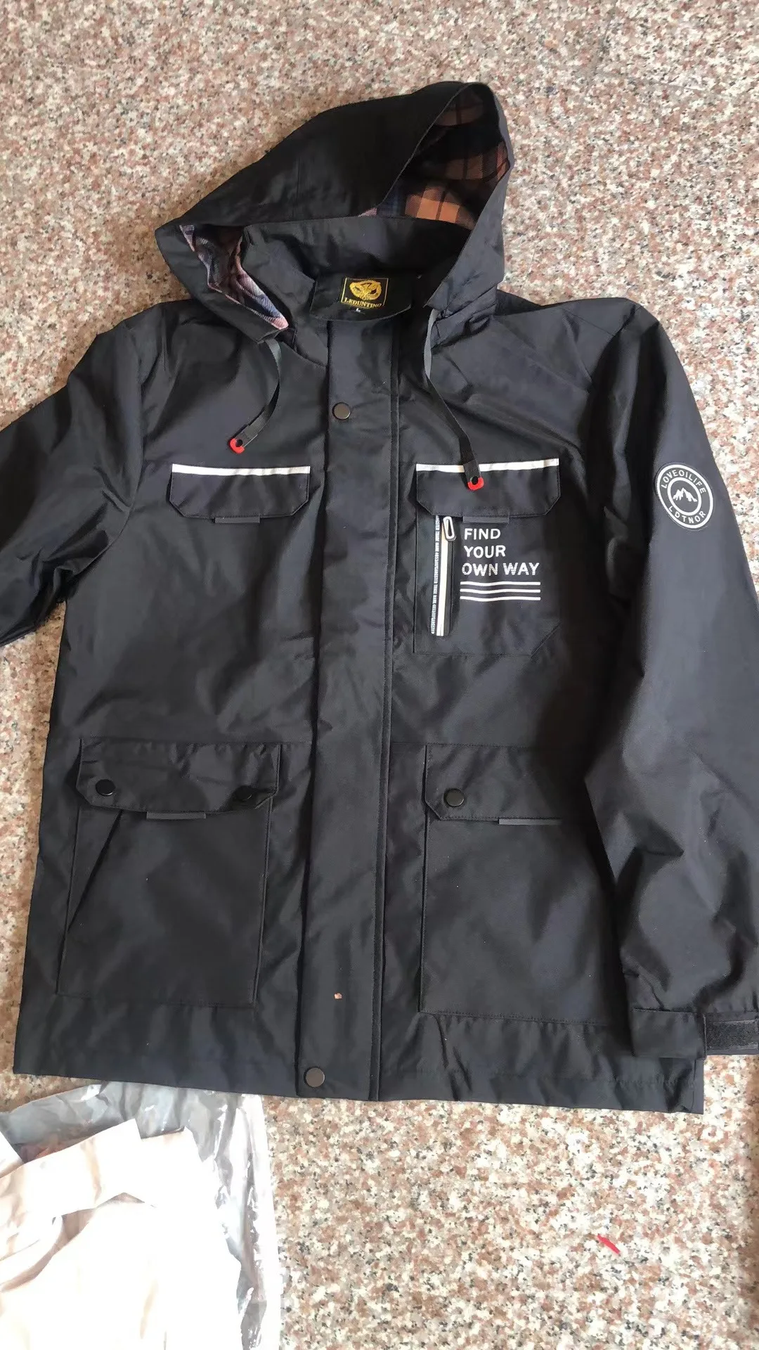 Fashion Men’s Casual Windbreaker Jackets Hooded Jacket Man Waterproof Outdoor Soft Shell Winter Coat Clothing Warm Fleece Thick
