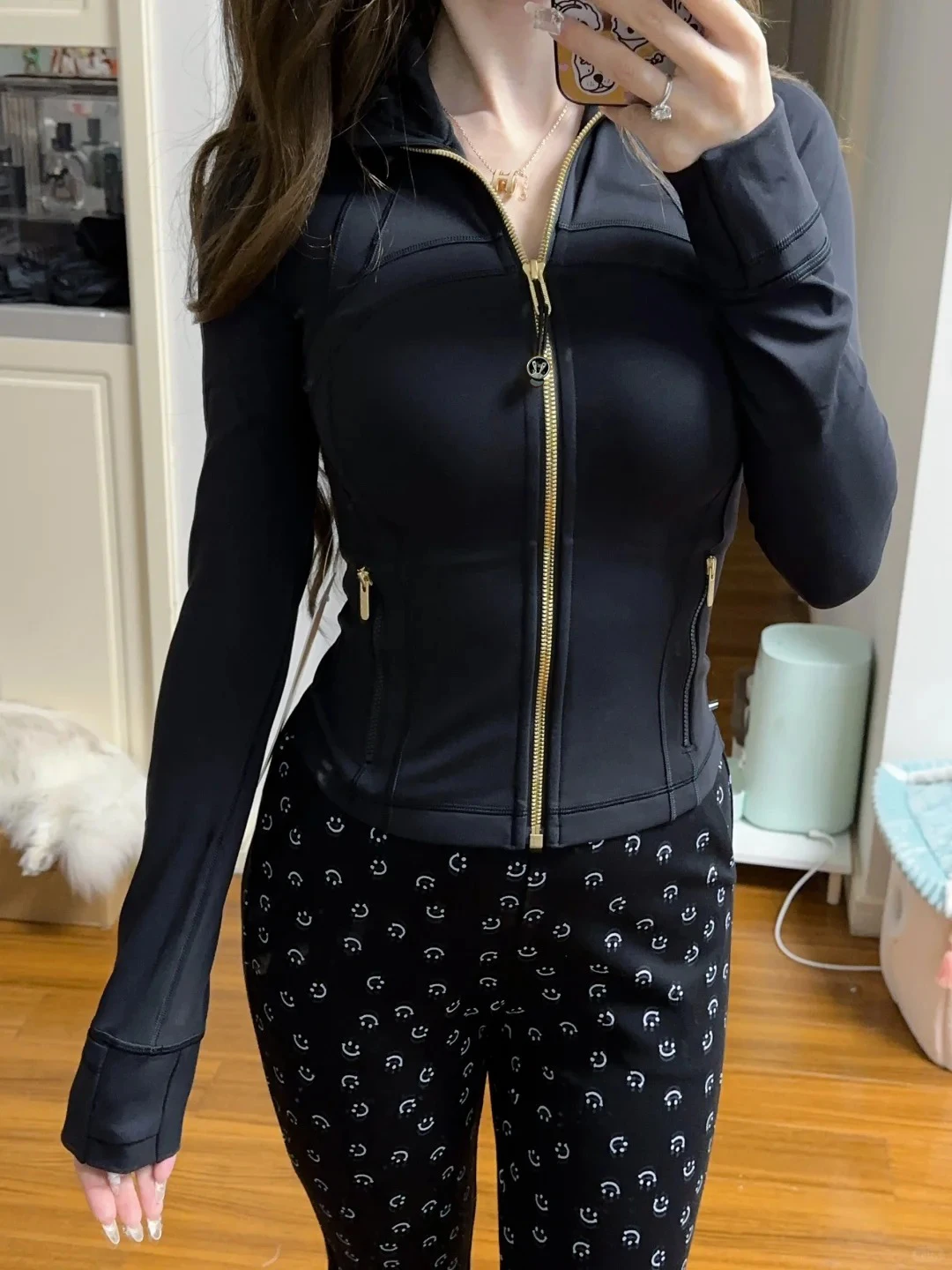 Women’s Yoga Short Sports Jacket with Gold Zipper – Slim Fit Gym Workout Jacket