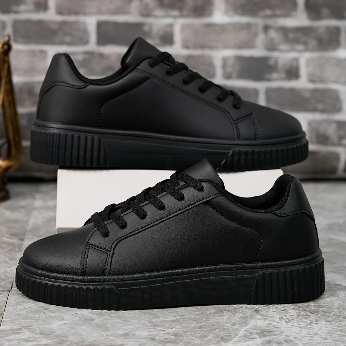 2024 New Men’s Sneakers White Casual Shoes Fashion Couple Women Platform Flats All Matching Walking Sneakers for Men Board Shoes